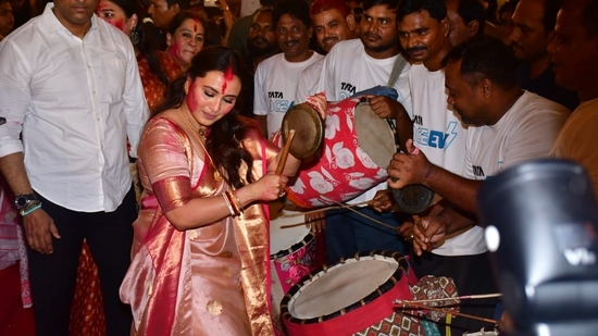 Rani Mukerji also played the gong bell while dancing to dhol beats during Sindoor Khela. She was seen in the film Mrs. Chatterjee vs Norway this year, in which she played the role of a mother who goes on to fight to get back the custody of her kids from the government. 