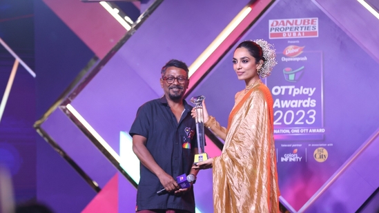Sobhita Dhulipala receives her OTTplay Award. Sobhita Dhulipala receives her OTTplay Award.