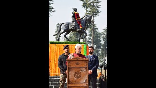 Sinha said the statue will be a source of inspiration for people and the bravehearts of the army (HT Photo) Sinha said the statue will be a source of inspiration for people and the bravehearts of the army (HT Photo)
