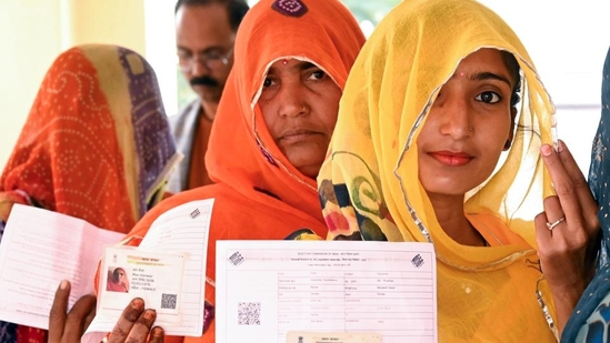 Voters stand in a queue to cast their vote for the Rajasthan Assembly elections(HT_PRINT) Voters stand in a queue to cast their vote for the Rajasthan Assembly elections(HT_PRINT)