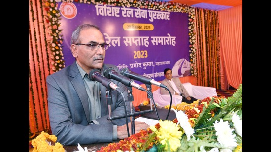 CORE GM addressing officials and employees during the 68th Rail Week Celebration-2023 in Prayagraj on Friday. (HT) CORE GM addressing officials and employees during the 68th Rail Week Celebration-2023 in Prayagraj on Friday. (HT)