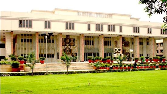 The centre was referring to an order in April of last year in which the high court refused to halt L&DO’s takeover or inspection of Waqf properties; however, the order directed the authorities to ensure minimal disruption in the day-to-day administration of the properties by the Waqf Board. (HT Archive) The centre was referring to an order in April of last year in which the high court refused to halt L&DO’s takeover or inspection of Waqf properties; however, the order directed the authorities to ensure minimal disruption in the day-to-day administration of the properties by the Waqf Board. (HT Archive)