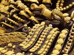 Gold prices on Friday dropped by <span class='webrupee'>₹</span>1000 Gold prices on Friday dropped by <span class='webrupee'>₹</span>1000