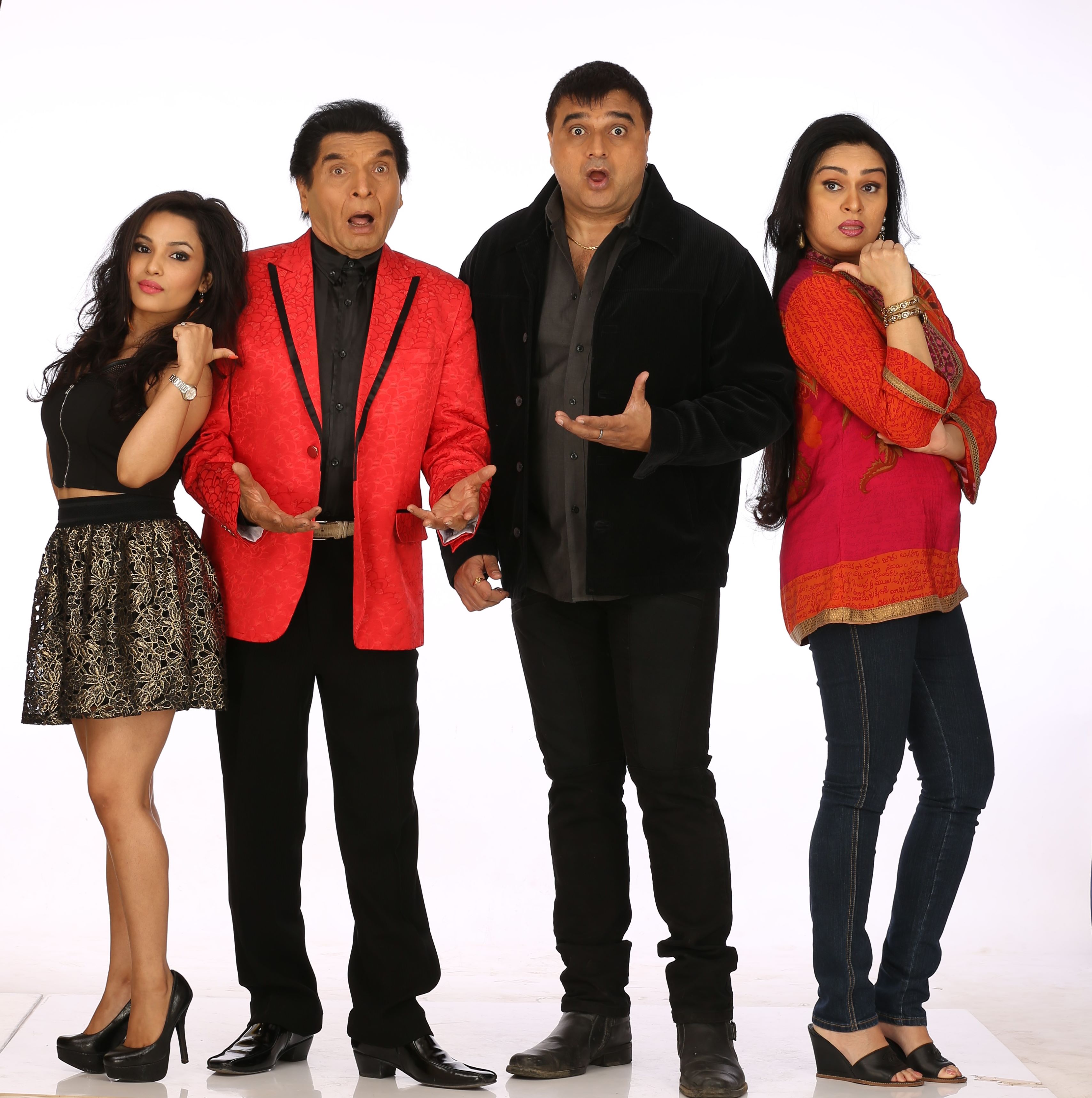Depicting the story of emotional bonding between a loving father and his son, this play features actors Chitrashi Rawat, Asrani, Naveen Bawa and Padmini Kolhapure. Depicting the story of emotional bonding between a loving father and his son, this play features actors Chitrashi Rawat, Asrani, Naveen Bawa and Padmini Kolhapure.