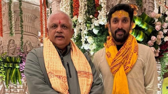 Arun Yogiraj (right) with BJP's BL Santhosh. Arun Yogiraj (right) with BJP's BL Santhosh.