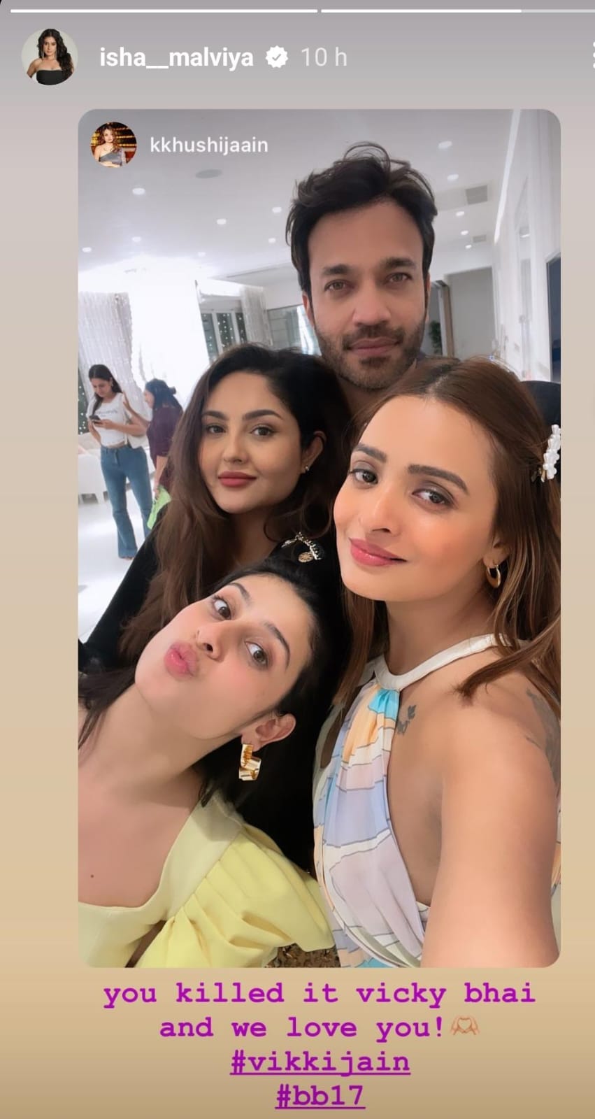 Isha Malviya at Vicky Jain's party. Isha Malviya at Vicky Jain's party.