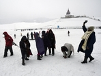 The tourist arrivals to the valley, which usually witness a higher footfall, especially at resorts like Gulmarg, declined in the absence of snow, causing concern for the tourism stakeholders in the valley. (ANI) The tourist arrivals to the valley, which usually witness a higher footfall, especially at resorts like Gulmarg, declined in the absence of snow, causing concern for the tourism stakeholders in the valley. (ANI)
