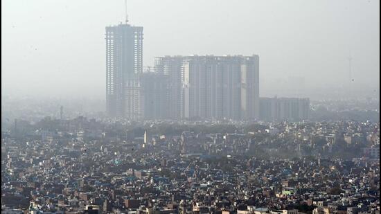 Old Delhi on a sunny Wednesday. (Sanjeev Verma/HT Photo) Old Delhi on a sunny Wednesday. (Sanjeev Verma/HT Photo)