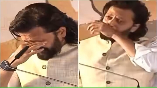 Bollywood actor Riteish Deshmukh gets emotional while remembering his late father and former Maharashtra chief minister Vilasrao Deshmukh in Maharashtra's Latur. Bollywood actor Riteish Deshmukh gets emotional while remembering his late father and former Maharashtra chief minister Vilasrao Deshmukh in Maharashtra's Latur.