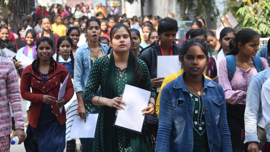 BSEB Bihar Board Matric Exam 2024: English exams held today, students to appear for optional subjects on February 22. (Santosh Kumar ) BSEB Bihar Board Matric Exam 2024: English exams held today, students to appear for optional subjects on February 22. (Santosh Kumar )
