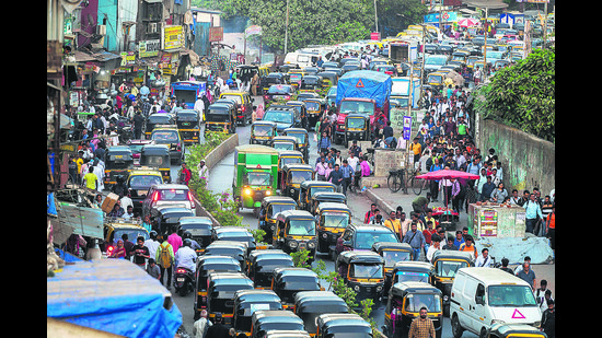 Traffic jams in BKC are a constant due to on-going infrastructure projects. (satish bate/ HT) Traffic jams in BKC are a constant due to on-going infrastructure projects. (satish bate/ HT)