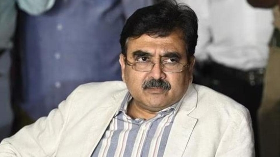 Former Calcutta high court judge Abhijit Gangopadhyay joined the BJP on Thursday. (HT photo) Former Calcutta high court judge Abhijit Gangopadhyay joined the BJP on Thursday. (HT photo)