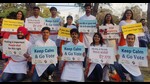 A nukkar natak was organised in Rakh Bagh to enroll and educate people. (HT photo) A nukkar natak was organised in Rakh Bagh to enroll and educate people. (HT photo)