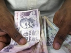 7th pay Commission: The government sanctioned a 4 percent rise in DA for central employees.(Reuters file) 7th pay Commission: The government sanctioned a 4 percent rise in DA for central employees.(Reuters file)