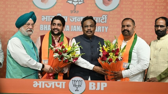 Jalandhar (Punjab) Lok Sabha Sitting AAP MP Sushil Rinku along with JALANDHAR West MLA Sheetal Angural Join BJP (Photo - HT/Sanjeev Verma) Jalandhar (Punjab) Lok Sabha Sitting AAP MP Sushil Rinku along with JALANDHAR West MLA Sheetal Angural Join BJP (Photo - HT/Sanjeev Verma)