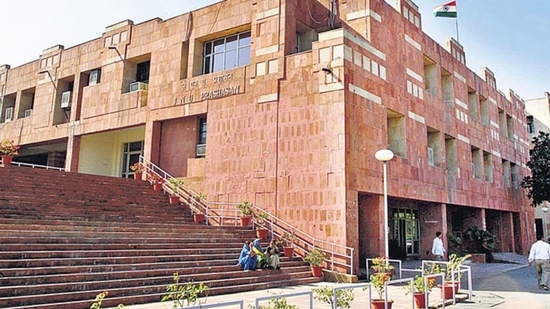 Jawaharlal Nehru University (File photo) Jawaharlal Nehru University (File photo)