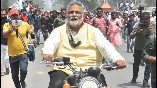 Pappu Yadav on way to file his nomination paper for Purnea Lok Sabha seat on April 4. (HT) Pappu Yadav on way to file his nomination paper for Purnea Lok Sabha seat on April 4. (HT)