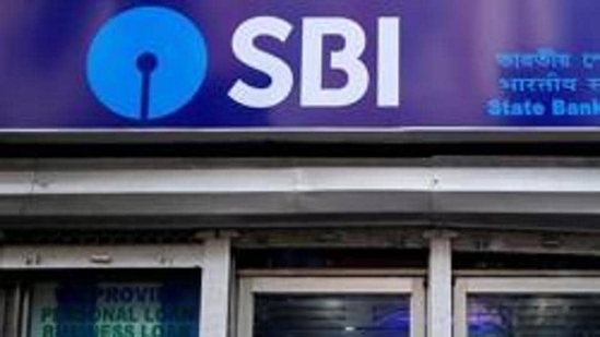 SBI refuses to disclose electoral bonds data(REUTERS) SBI refuses to disclose electoral bonds data(REUTERS)