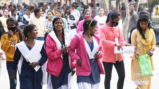 As per the officials, 461273 general candidates appeared for the Intermediate 1st-year exam, of which 310875 students passed.(Santosh Kumar ) As per the officials, 461273 general candidates appeared for the Intermediate 1st-year exam, of which 310875 students passed.(Santosh Kumar )
