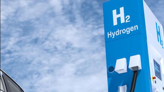 Saarthi Greentech unveils Pune’s first factory to produce hydrogen fuel systems. (Shutterstock (PIC FOR REPRESENTATION)) Saarthi Greentech unveils Pune’s first factory to produce hydrogen fuel systems. (Shutterstock (PIC FOR REPRESENTATION))