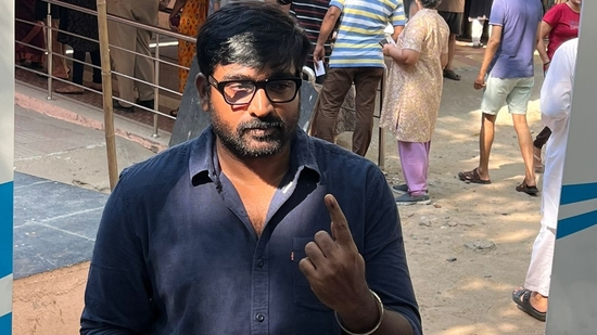 Vijay Sethupathi came and left without much fuss, posing for pictures with his inked finger and interacting with fans.(X)