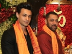 Salman Khan with Aayush Sharma and Arpita Khan at Eknath Shinde's home. (File Photo) Salman Khan with Aayush Sharma and Arpita Khan at Eknath Shinde's home. (File Photo)