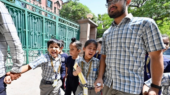 Students of Alhcon International School in Mayur Vihar in Delhi being sent home, (Raj K Raj/HT) Students of Alhcon International School in Mayur Vihar in Delhi being sent home, (Raj K Raj/HT)