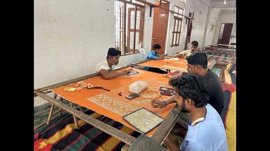 Zardozi craft of Farrukhabad in peril due to infrastructure challenges and declining markets (Haidar Naqvi/HT ) Zardozi craft of Farrukhabad in peril due to infrastructure challenges and declining markets (Haidar Naqvi/HT )