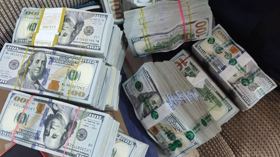 US dollars,(HT PHOTO) US dollars,(HT PHOTO)