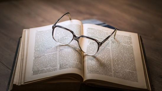 As a document I’ve discovered on the net says, “letters persist in words despite not playing any discernable role in the word’s pronunciation”. As a document I’ve discovered on the net says, “letters persist in words despite not playing any discernable role in the word’s pronunciation”.