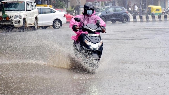 Met department predicts rain in Bengaluru for next few days, yellow alert issued Met department predicts rain in Bengaluru for next few days, yellow alert issued