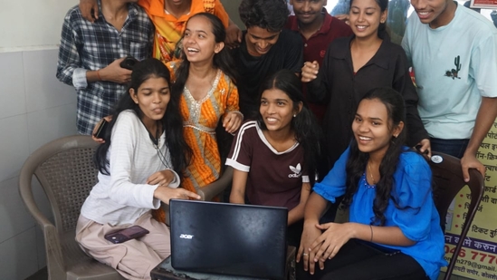 Maharashtra HSC Board 12th result declared, Thane students are seen celebrating (Praful Gangurde)