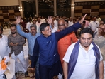 Commerce, Industry, Consumer Affairs and Textile Minister meeting entrepreneurs in Varanasi.(HT Photo) Commerce, Industry, Consumer Affairs and Textile Minister meeting entrepreneurs in Varanasi.(HT Photo)