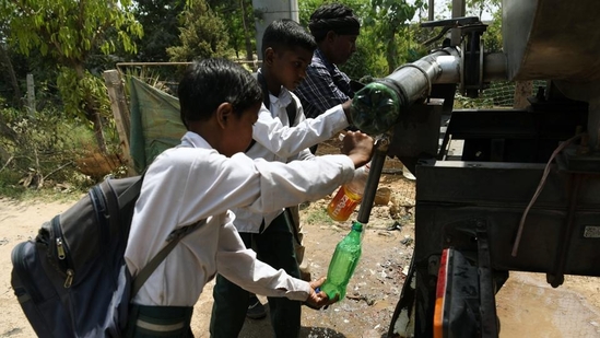 Bihar: Over 100 students faint due to heat; schools closed till June 8 Bihar: Over 100 students faint due to heat; schools closed till June 8