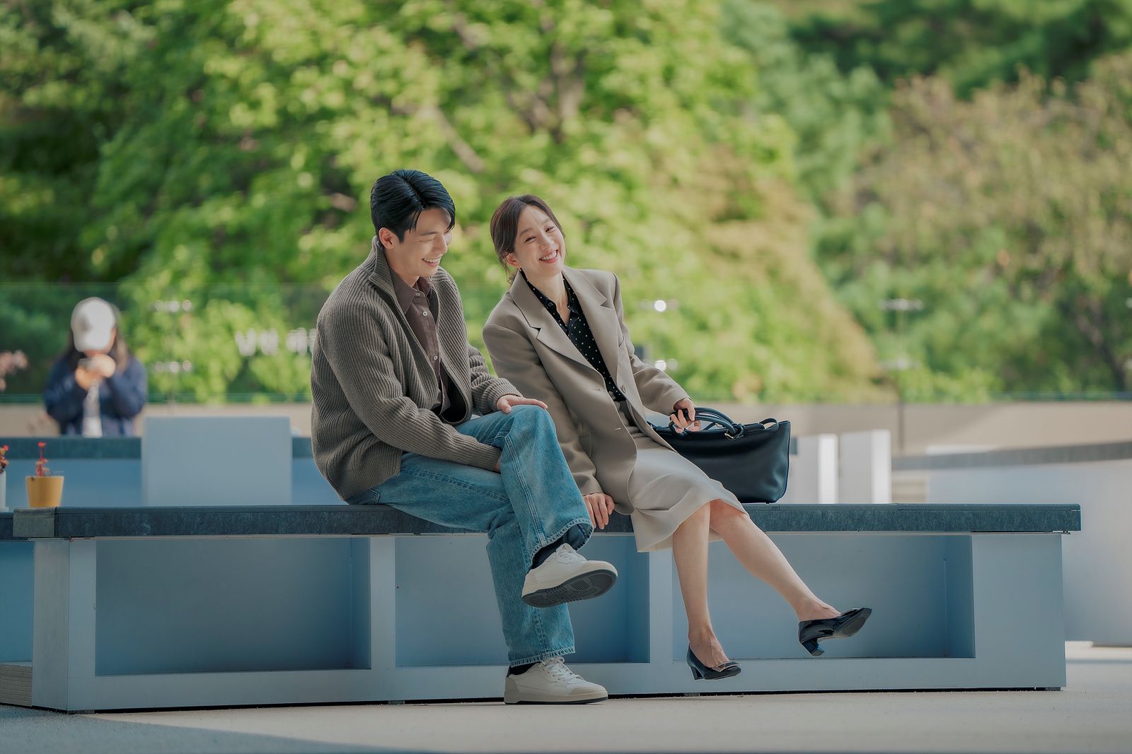 Wi Ha Joon and Jung Ryeo-won in The Midnight Romance at Hagwon. (Studio Dragon) Wi Ha Joon and Jung Ryeo-won in The Midnight Romance at Hagwon. (Studio Dragon)