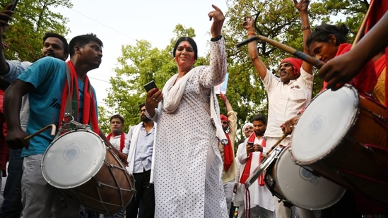 Celebration at the Samajwadi Party office in Lucknow on Tuesday, June 4, as the party won 37 out of 80 parliamentary seats in Uttar Pradesh.(Deepak Gupta/HT Photo)