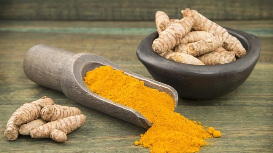 Turmeric: Contains curcumin, which supports brain health by reducing inflammation and oxidative stress.(Shutterstock)