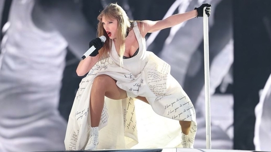 Taylor Swift added gloves to her Eras Tour wardrobe for first time Taylor Swift added gloves to her Eras Tour wardrobe for first time