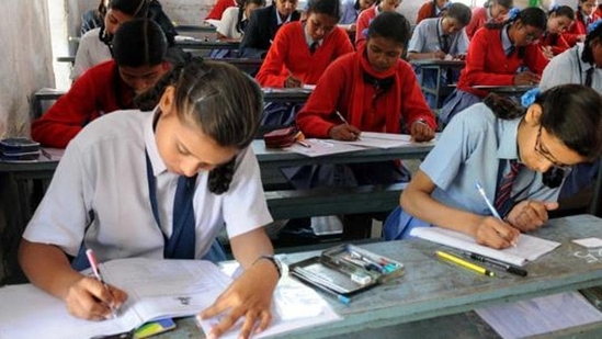 It is important for candidates to work on their word skills to help them score better in competitive exams. (Diwakar Prasad/ Hindustan Times)