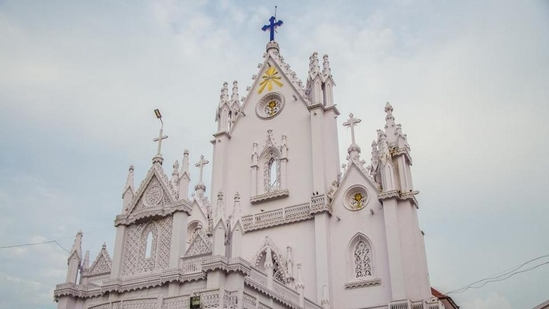 According to the fundamentals of Christianity, holy mass is a traditional ritual performed in memory of Jesus Christ's last supper, which involved breaking bread and distributing it among the disciples.(Shutterstock/Representative image) According to the fundamentals of Christianity, holy mass is a traditional ritual performed in memory of Jesus Christ's last supper, which involved breaking bread and distributing it among the disciples.(Shutterstock/Representative image)