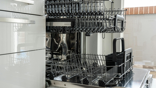 This dishwasher buying guide will help you decide if you really need a dishwasher at your place. (pexels) This dishwasher buying guide will help you decide if you really need a dishwasher at your place. (pexels)