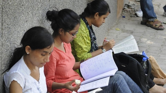 Students who aim to score better in competitive exams cannot take the risk of not thoroughly preparing for the exam. (HT file) Students who aim to score better in competitive exams cannot take the risk of not thoroughly preparing for the exam. (HT file)