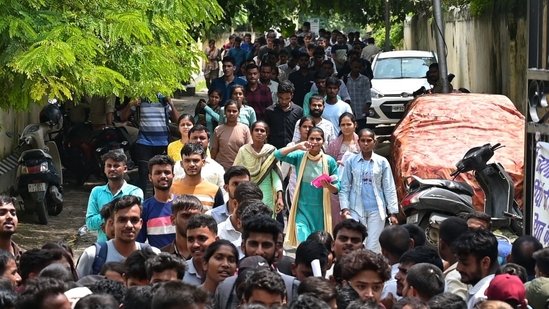 Candidates coming out after appearing for police constable recruitment examination at Jai Narayan PG College (KKC) in Lucknow on Friday, August 30, 2024.&nbsp;((Photo by Mushtaq Ali/Hindustan Times))
