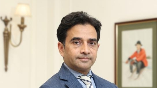 DLF’s joint managing director and chief business officer Aakash Ohri has said that the company will foray into the Mumbai residential market by the second half of FY 2024-25, and counts on differentiation as key.(HT Files) DLF’s joint managing director and chief business officer Aakash Ohri has said that the company will foray into the Mumbai residential market by the second half of FY 2024-25, and counts on differentiation as key.(HT Files)