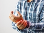 Joint pain gets worse in monsoon. Here's how to make it better.(Shutterstock) Joint pain gets worse in monsoon. Here's how to make it better.(Shutterstock)