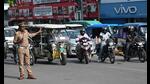 Traffic cops have been tasked to study the day-to-day problems at crossings where they are stationed. They will outline the solutions that they implemented in decongesting the spots. (Mushtaq Ali/HT Photo) Traffic cops have been tasked to study the day-to-day problems at crossings where they are stationed. They will outline the solutions that they implemented in decongesting the spots. (Mushtaq Ali/HT Photo)