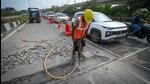 Work will be done on both lanes, one after the other, keeping one of them open to motorists. (Sanchit Khanna/HT Photo) Work will be done on both lanes, one after the other, keeping one of them open to motorists. (Sanchit Khanna/HT Photo)