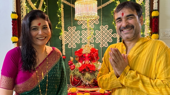 A photo of actor Pankaj Tripathi and his wife Mridula Tripathi celebrating Ganesh Chaturthi