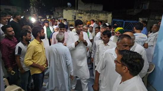 JJP candidate Dushyant Chautala canvassing in Uchana Kalan (HT) JJP candidate Dushyant Chautala canvassing in Uchana Kalan (HT)