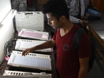 Voting for DU Students Union elections begins(Sushil Kumar/HT PHOTO) Voting for DU Students Union elections begins(Sushil Kumar/HT PHOTO)